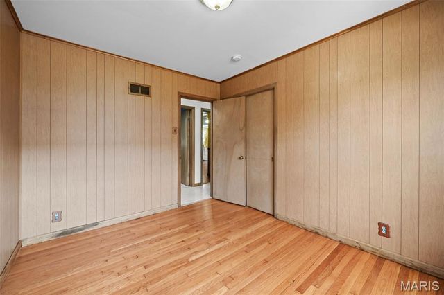 8611 Rowland Drive, St Louis, MO 63132