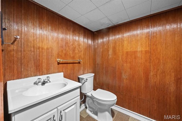 8611 Rowland Drive, St Louis, MO 63132