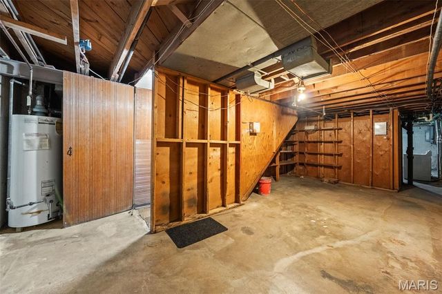 8611 Rowland Drive, St Louis, MO 63132