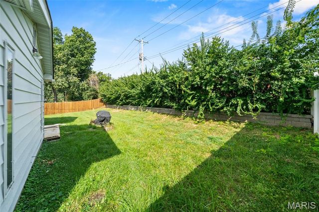 8611 Rowland Drive, St Louis, MO 63132