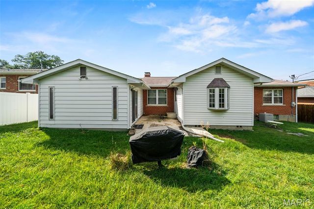 8611 Rowland Drive, St Louis, MO 63132