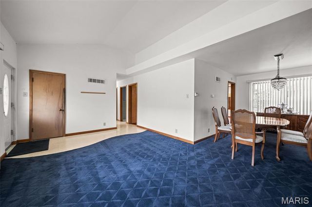 8611 Rowland Drive, St Louis, MO 63132