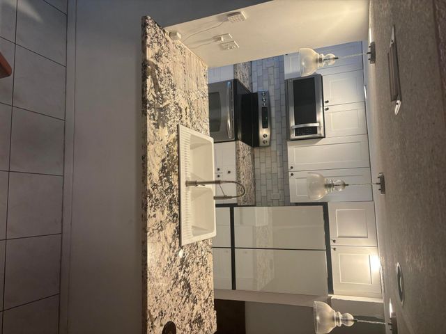 8240 NW 9TH Street 3, Plantation, FL 33324