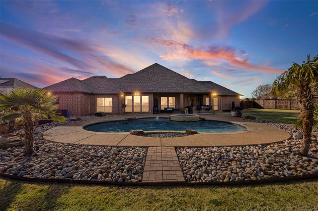 1920 Willow Bend Drive, Red Oak, TX 75154