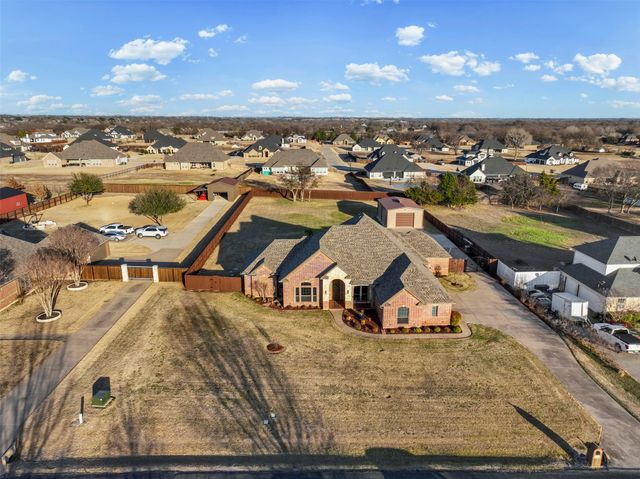 1920 Willow Bend Drive, Red Oak, TX 75154