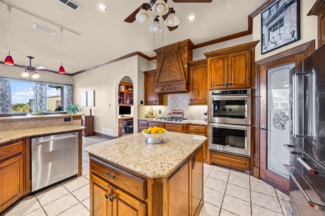 1920 Willow Bend Drive, Red Oak, TX 75154