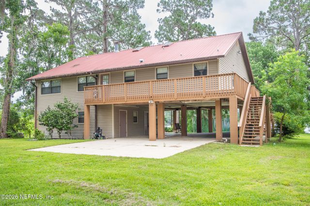 303 RILEY LAKE Drive, Hawthorne, FL 32640