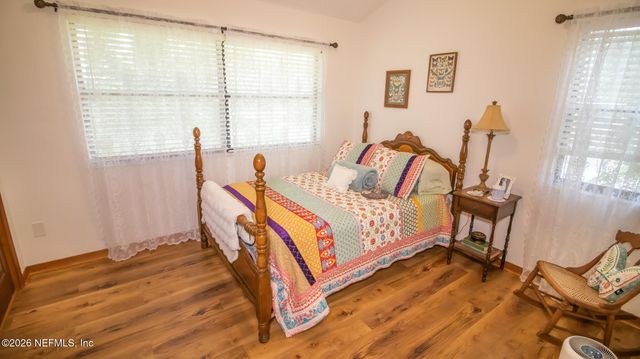 303 RILEY LAKE Drive, Hawthorne, FL 32640