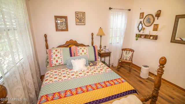303 RILEY LAKE Drive, Hawthorne, FL 32640