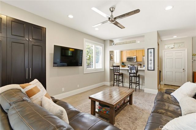 20251 Cape Coral Lane 101, Huntington Beach, CA 92646