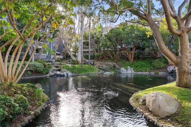 20251 Cape Coral Lane 101, Huntington Beach, CA 92646
