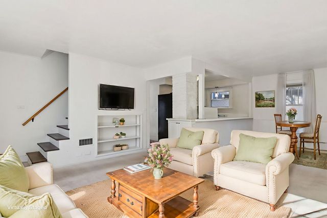 390 N Garfield Boulevard, Grayslake, IL 60030