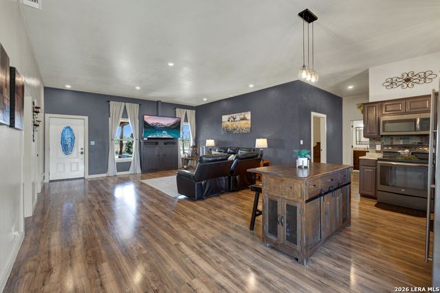 2151 Old Lehmann, Seguin, TX 78155