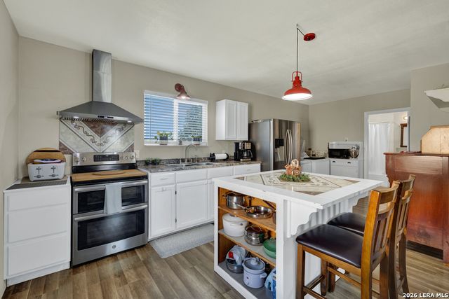 2151 Old Lehmann, Seguin, TX 78155