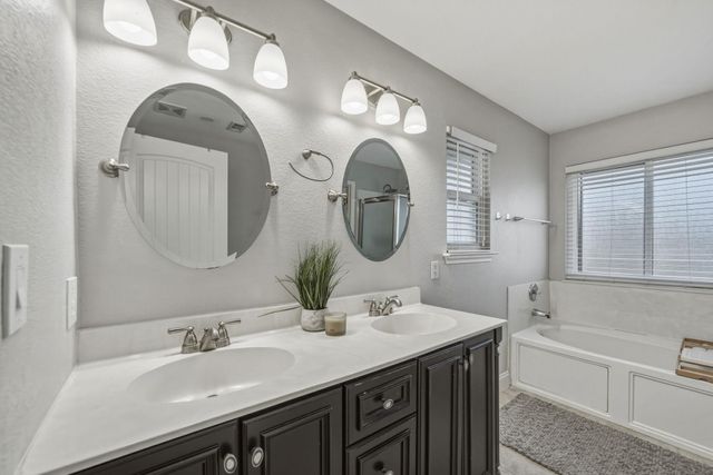 236 Bradfield DR, Buda, TX 78610