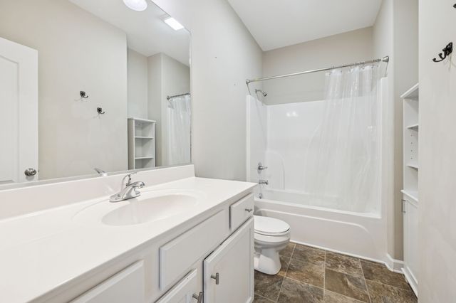 2206 Mason Bee Dr, Columbia, TN 38401