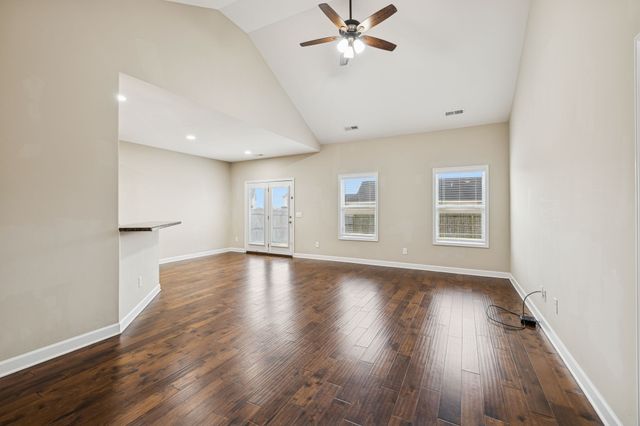 2206 Mason Bee Dr, Columbia, TN 38401