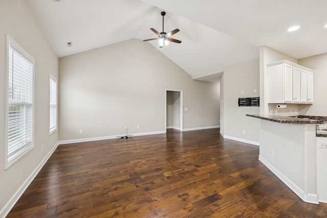 2206 Mason Bee Dr, Columbia, TN 38401