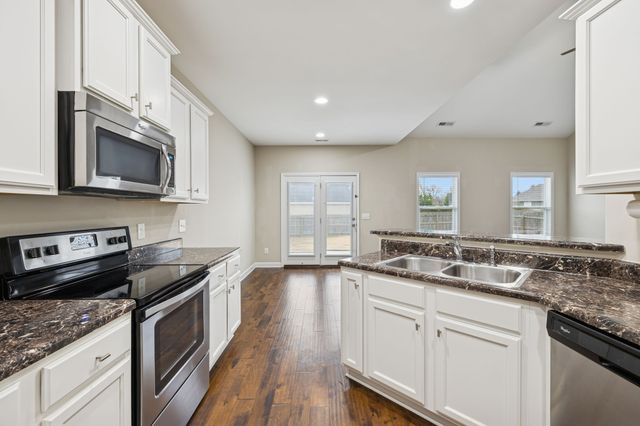 2206 Mason Bee Dr, Columbia, TN 38401