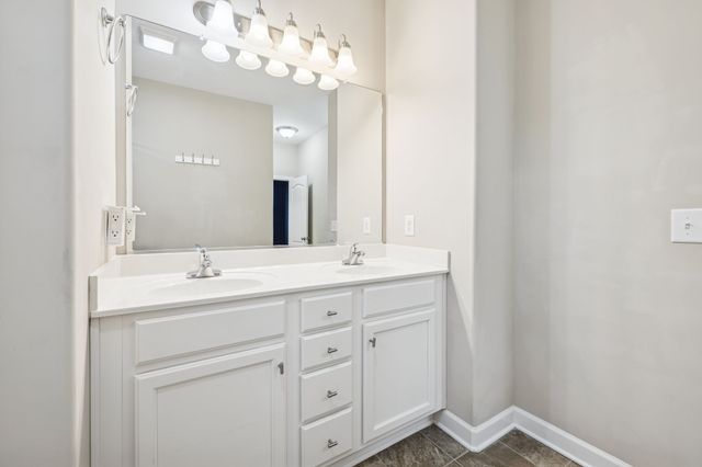 2206 Mason Bee Dr, Columbia, TN 38401