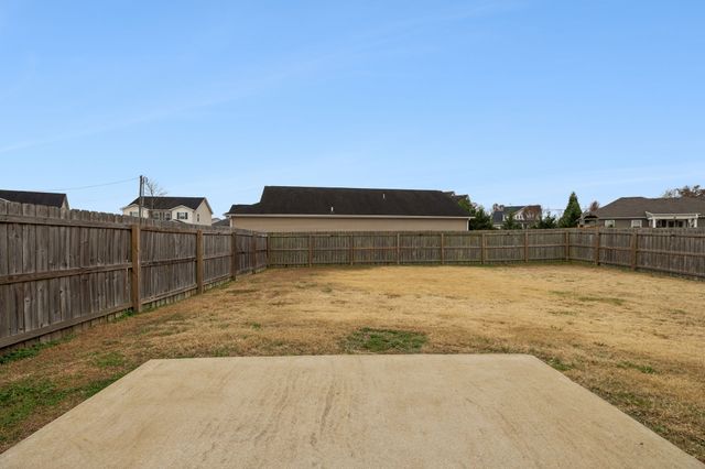 2206 Mason Bee Dr, Columbia, TN 38401