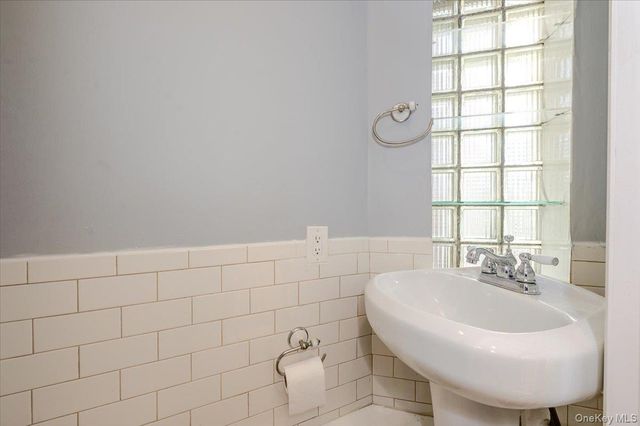 76-18 Utopia Parkway, Fresh Meadows, NY 11366