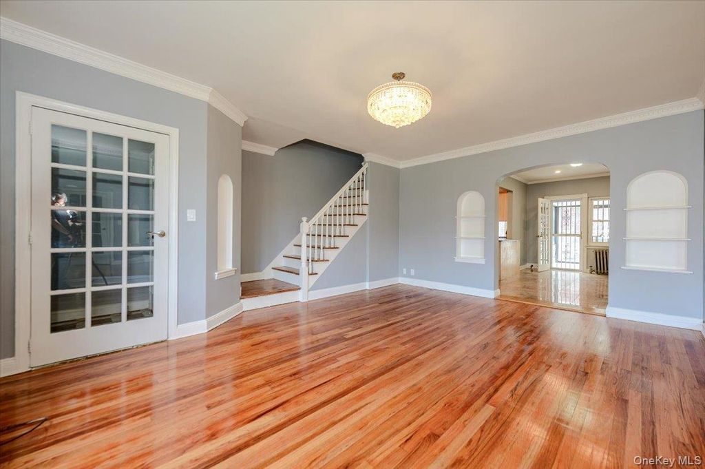 76-18 Utopia Parkway, Fresh Meadows, NY 11366 — photo 2