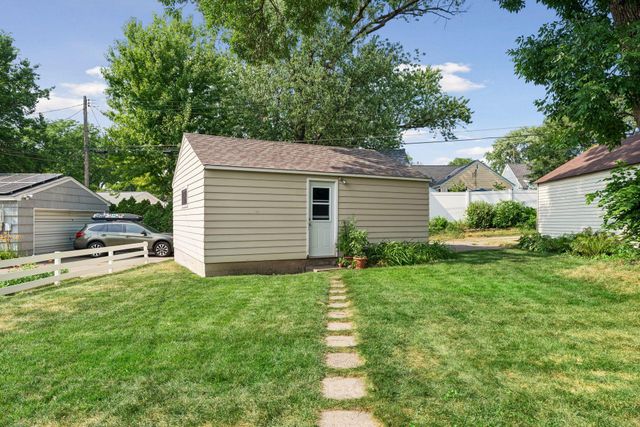 2245 Highland Parkway, Saint Paul, MN 55116