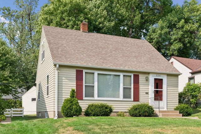 2245 Highland Parkway, Saint Paul, MN 55116