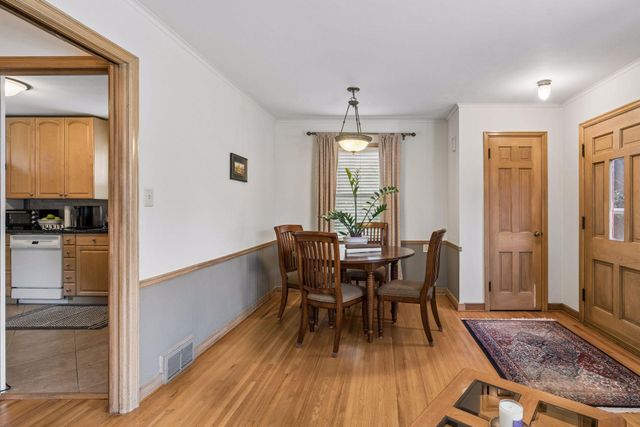 2245 Highland Parkway, Saint Paul, MN 55116