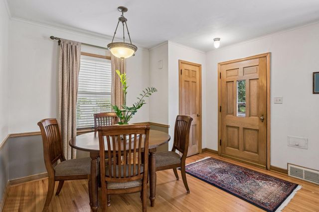 2245 Highland Parkway, Saint Paul, MN 55116
