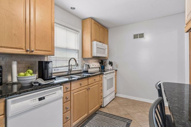 2245 Highland Parkway, Saint Paul, MN 55116