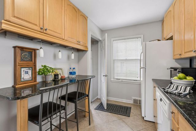2245 Highland Parkway, Saint Paul, MN 55116