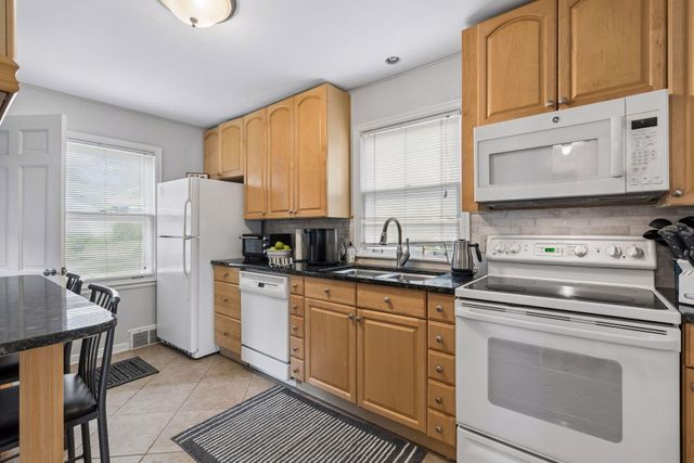 2245 Highland Parkway, Saint Paul, MN 55116