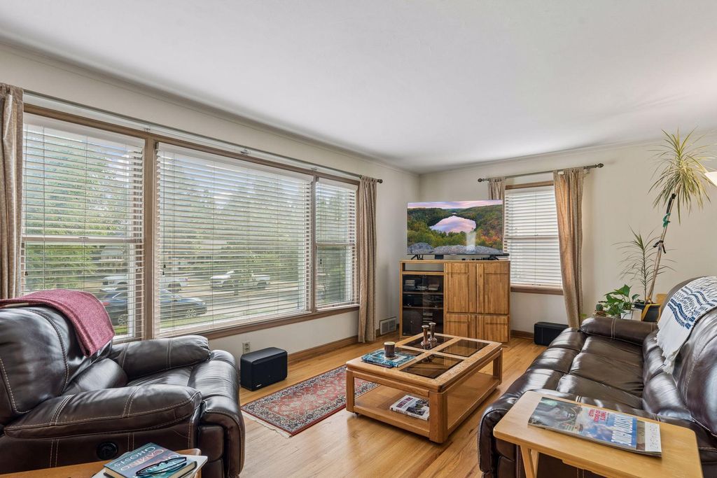 2245 Highland Parkway, Saint Paul, MN 55116 — photo 2
