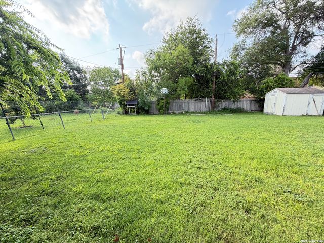 3710 PINEBLUFF DR, San Antonio, TX 78230