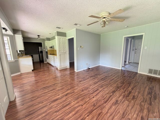 3710 PINEBLUFF DR, San Antonio, TX 78230