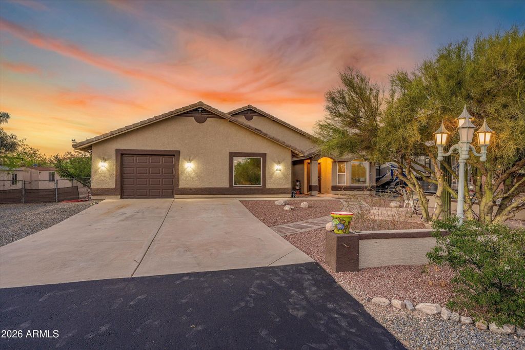 3686 W FLYING DIAMOND Drive, Tucson, AZ 85742