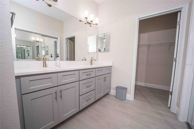 4995 NE 125TH LOOP, Oxford, FL 34484