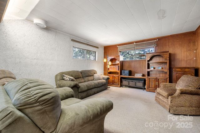 3407 14th Avenue SW, Hickory, NC 28602