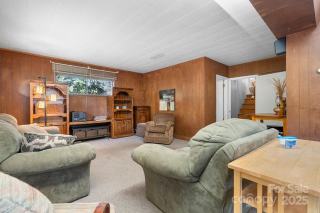 3407 14th Avenue SW, Hickory, NC 28602