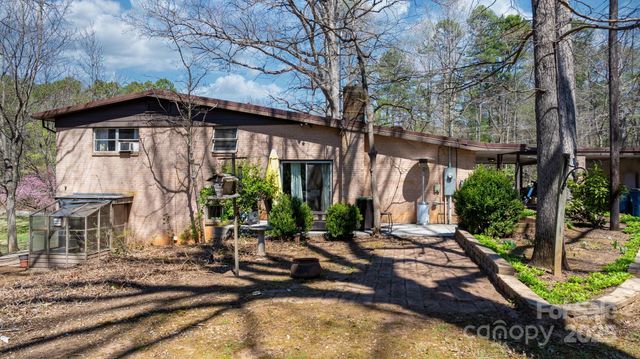 3407 14th Avenue SW, Hickory, NC 28602