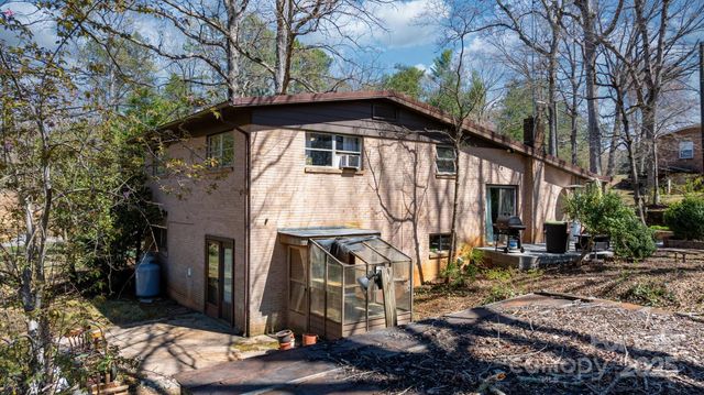 3407 14th Avenue SW, Hickory, NC 28602