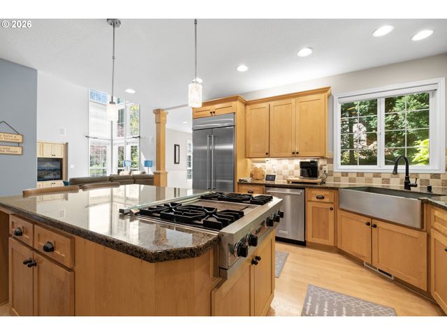 2633 Se VISTA Way, Gresham, OR 97080