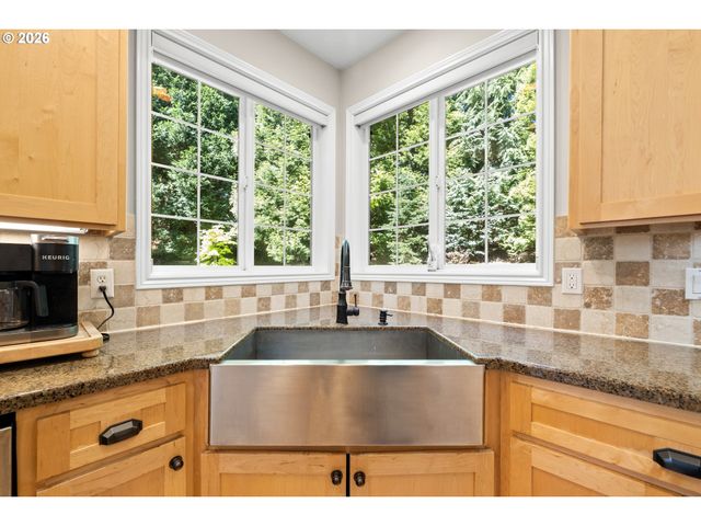 2633 Se VISTA Way, Gresham, OR 97080
