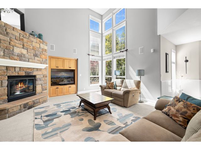 2633 Se VISTA Way, Gresham, OR 97080