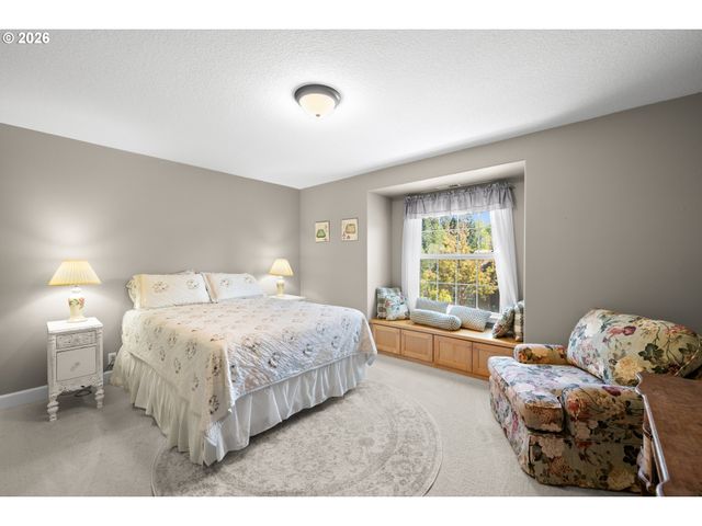 2633 Se VISTA Way, Gresham, OR 97080