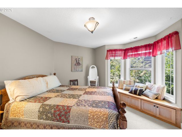 2633 Se VISTA Way, Gresham, OR 97080