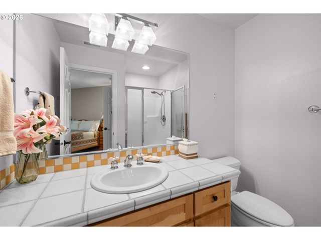 2633 Se VISTA Way, Gresham, OR 97080