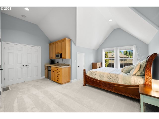 2633 Se VISTA Way, Gresham, OR 97080